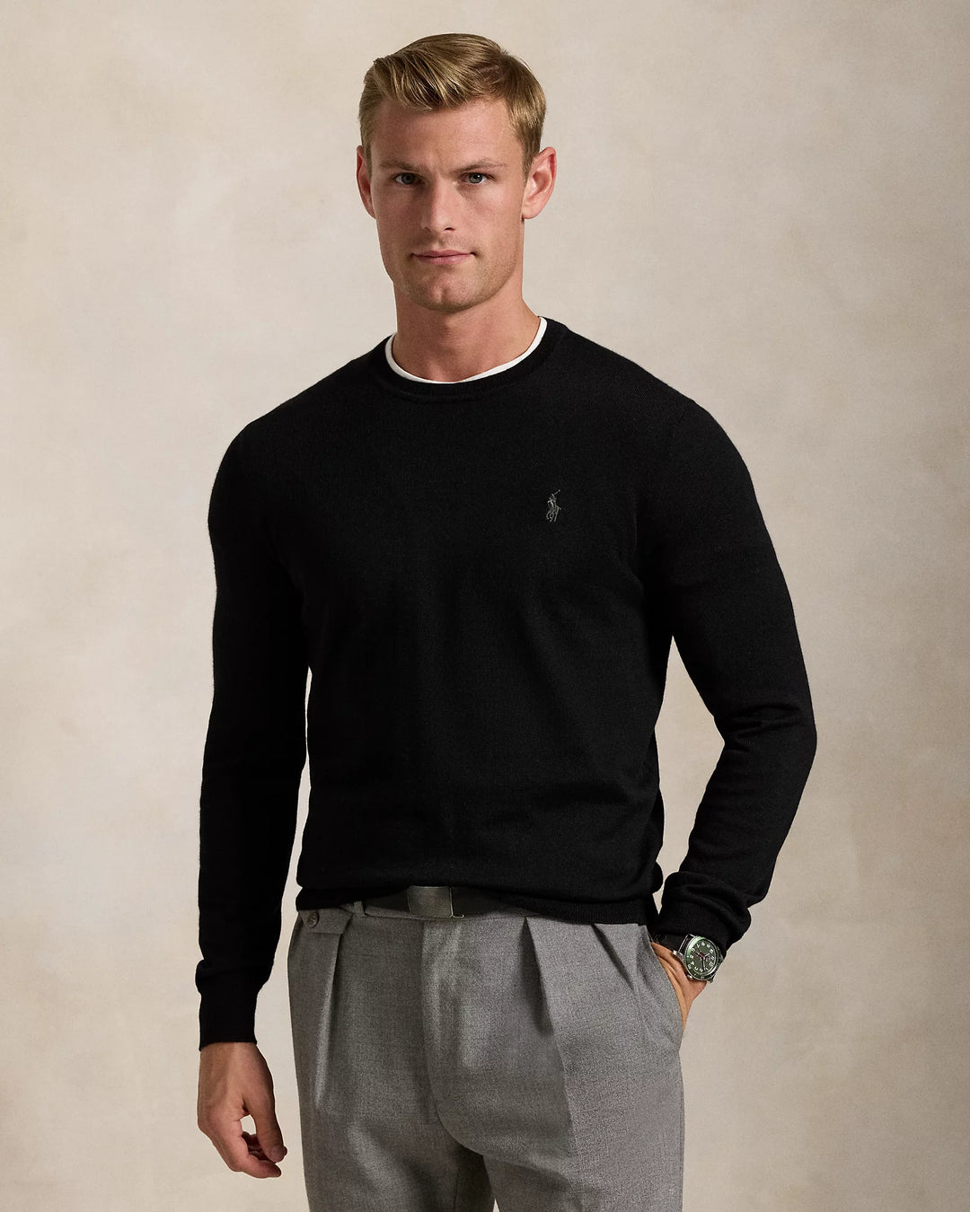 Ralph Lauren Slim-Fit Pullover aus waschbarer Wolle mit Rundhalsausschnitt: Schwarz – Produktansicht
