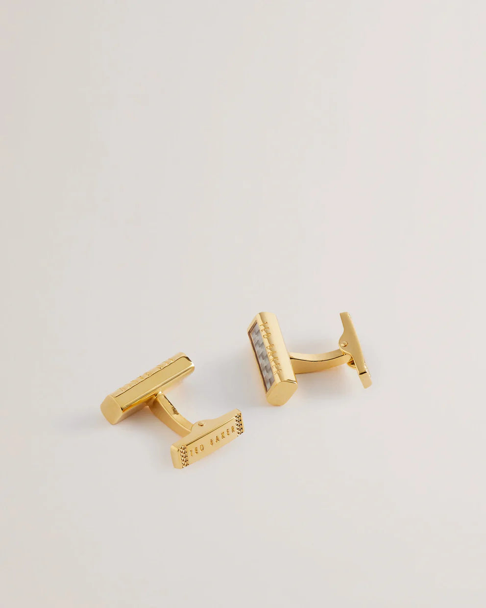 Ted Baker Carbie Manschettenknöpfe aus Karbonfaser: Gold – Produktansicht