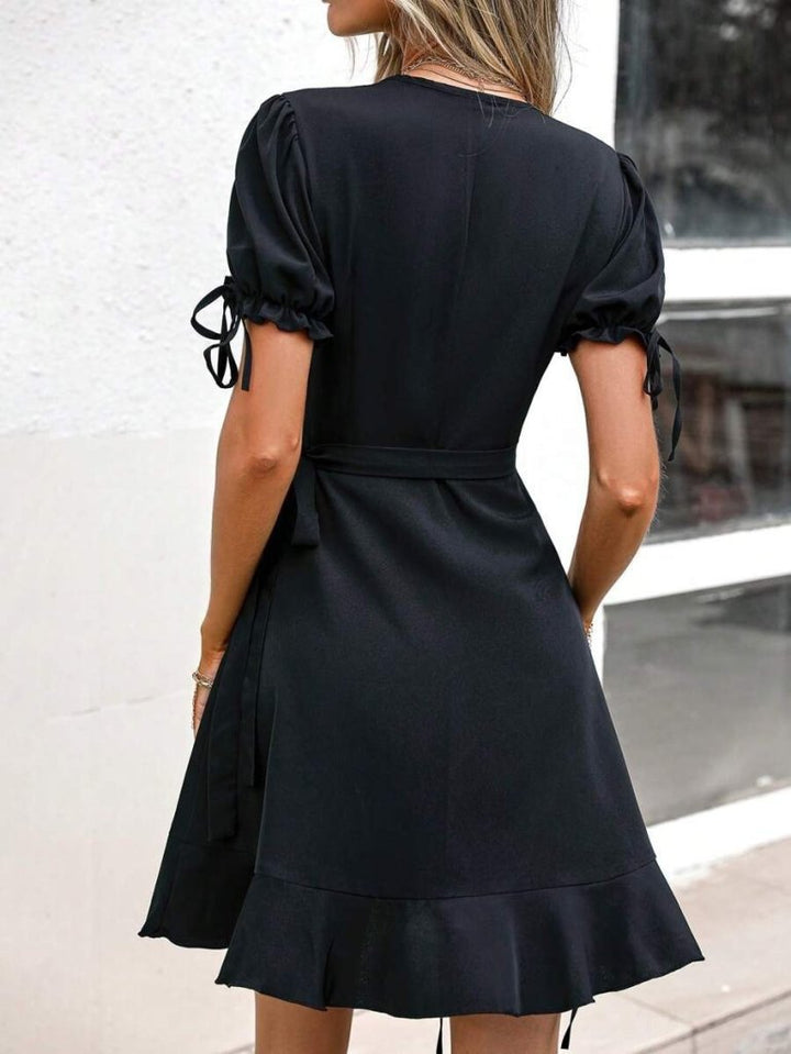 Vestido cruzado elegante y discreto con mangas cortas: Negro – vista alternativa