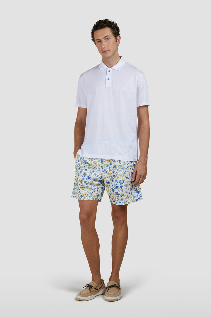 Paul &amp; Shark Riviera Linen Details XSoft Baumwoll-Poloshirt: Weiß – Lifestyle-Ansicht