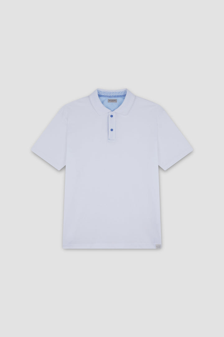 Paul &amp; Shark Riviera Linen Details XSoft Baumwoll-Poloshirt: Weiß – Lifestyle-Ansicht