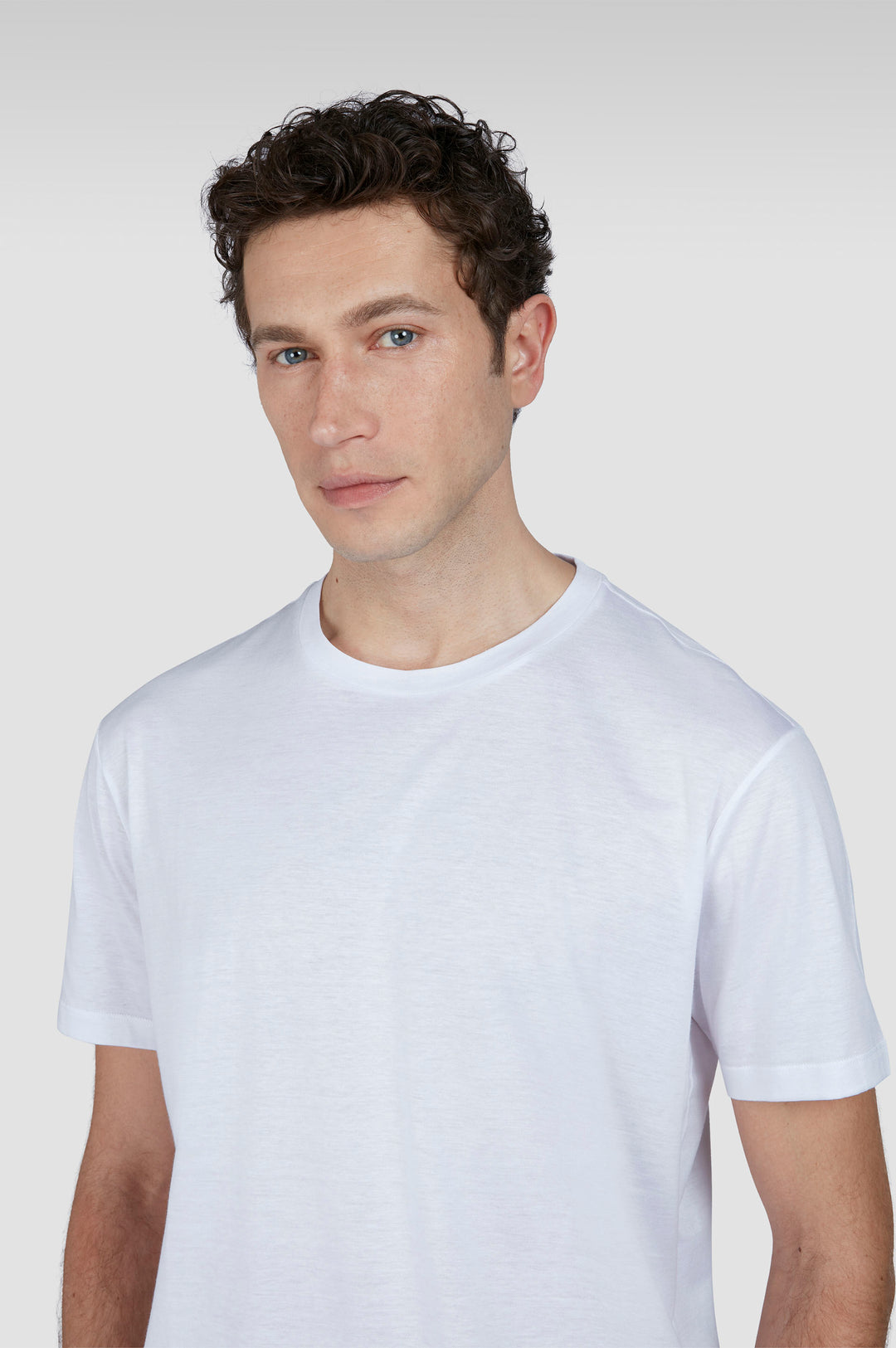 Paul &amp; Shark Riviera XSoft Cotton Jersey T-shirt in White – lifestyle view
