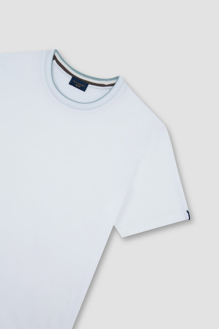 Paul &amp; Shark XSoft Cotton Lyocell T-shirt in White – lifestyle view