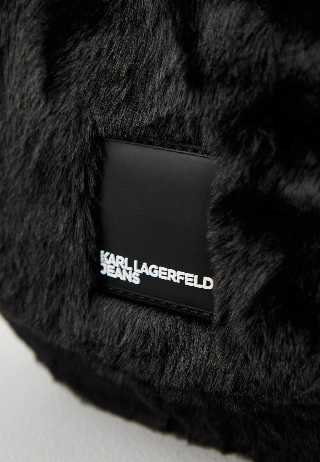 Karl Lagerfeld Satteltasche aus Kunstfell: Schwarz – alternative Ansicht