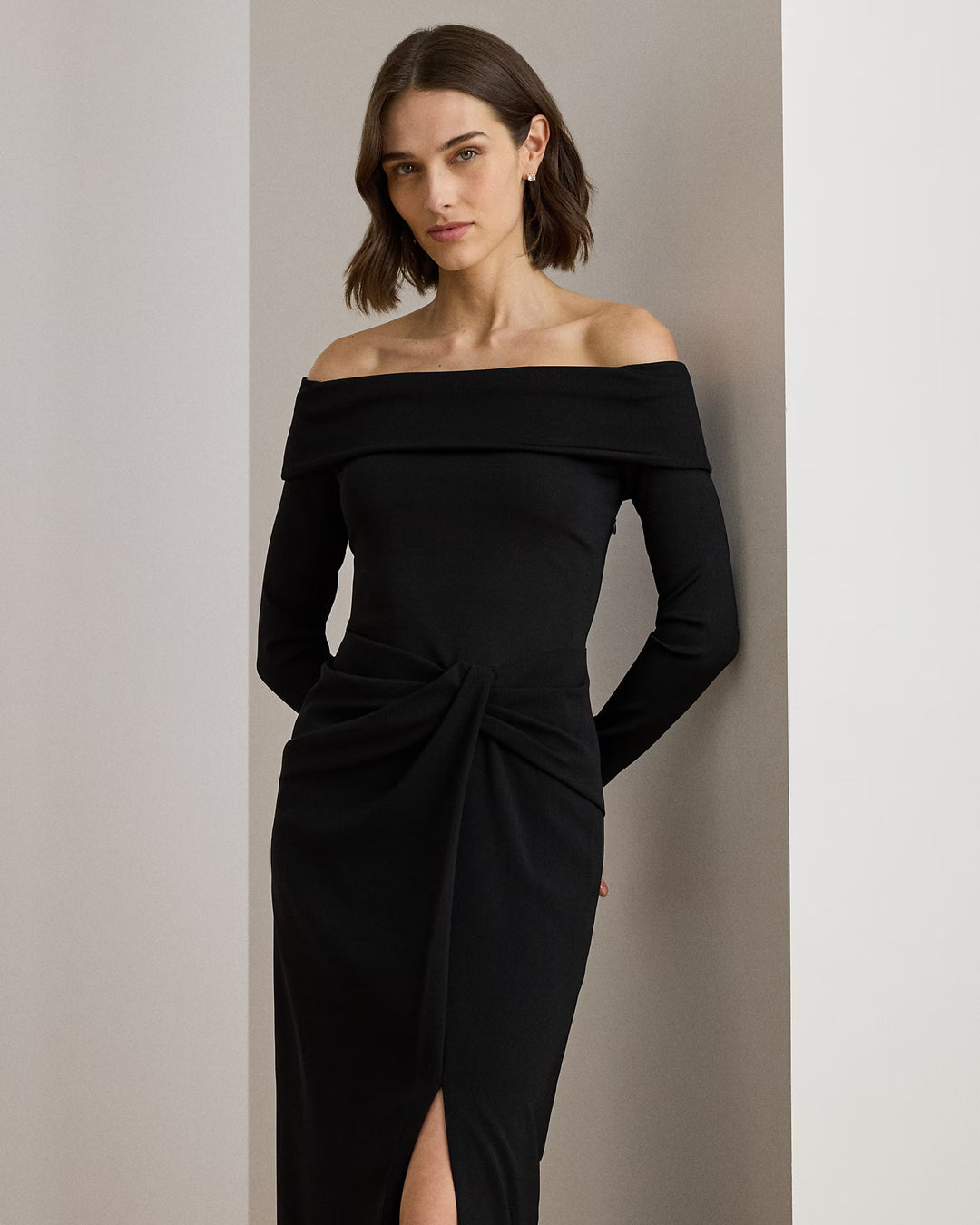 Lauren Ralph Lauren 罗纹针织与绉纱露肩长礼服 – 其他角度