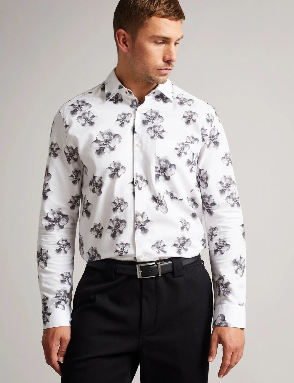 Cintura reversibile in pelle lucida Ted Baker Karmer: Nero/Beige – vista alternativa