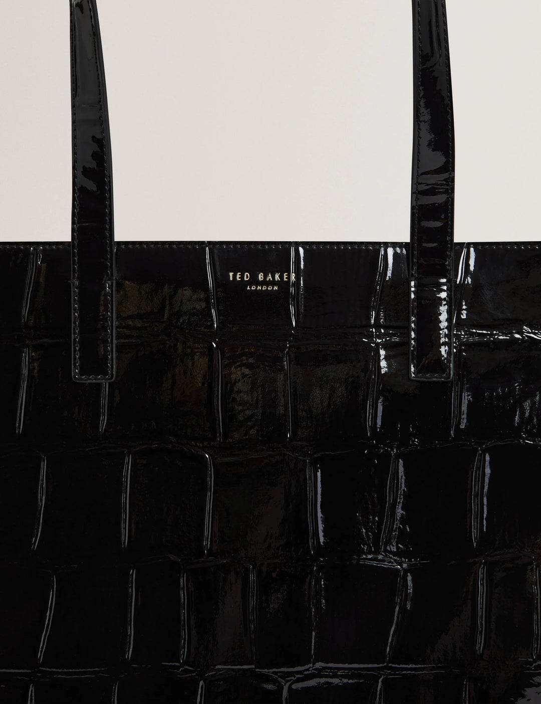 حقيبة Ted Baker Vannda الكبيرة ذات المظهر الجلدي المزخرف: أسود – عرض بديل