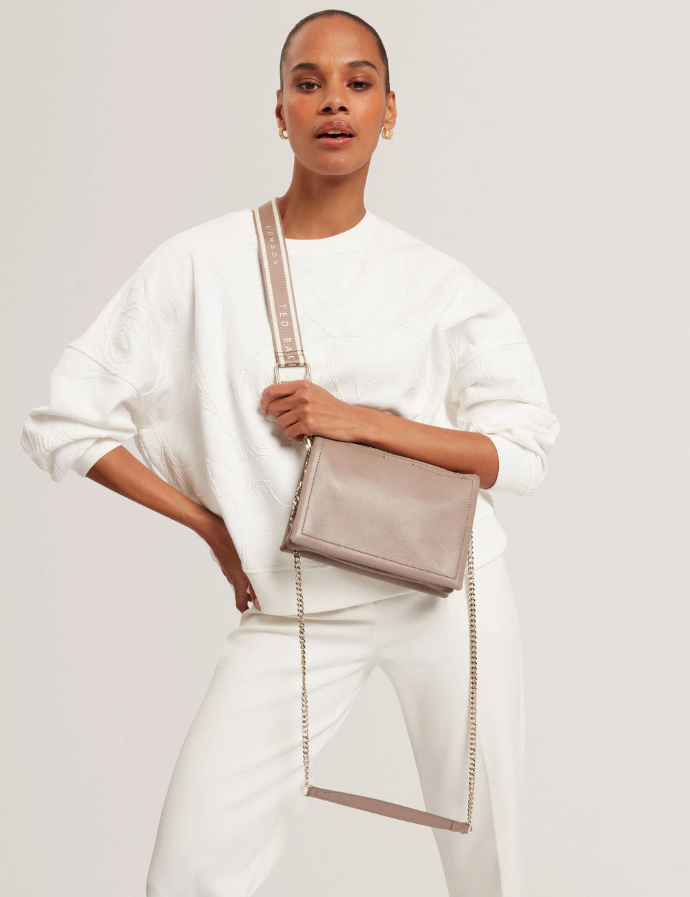 Ted Baker 织带皮革斜挎包，灰褐色 – 其他角度
