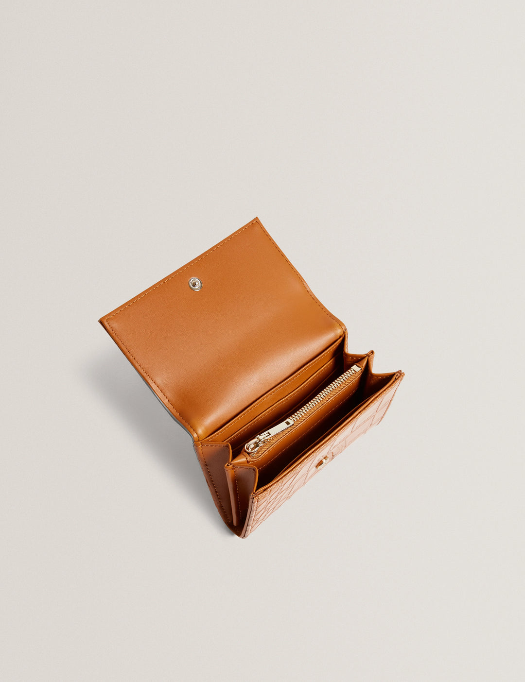 Ted Baker 漆皮鳄鱼纹翻盖零钱包，浅棕色 – 其他角度