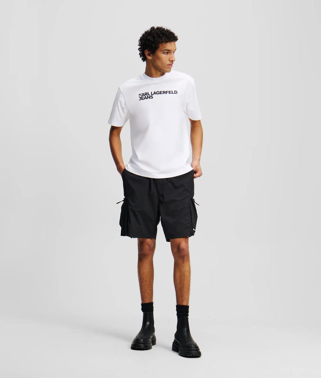 Camiseta de hombre con el logotipo clásico de Karl: Blanca – vista alternativa