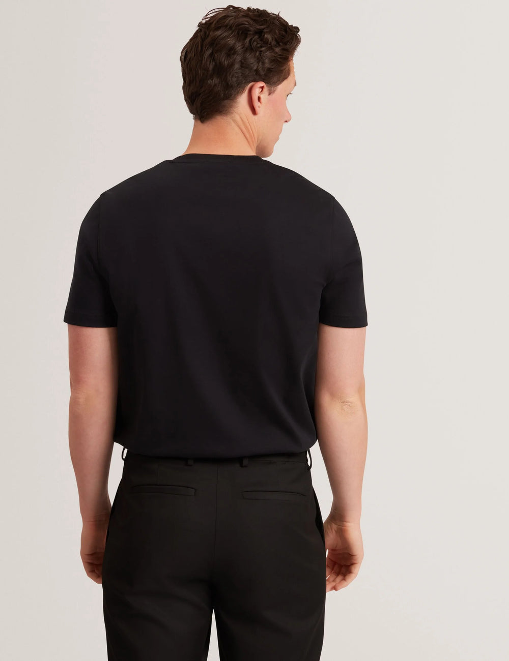Μπλούζα Ted Baker Konrad με στρογγυλό λαιμό και απαλή υφή: Μαύρο – εναλλακτική όψη