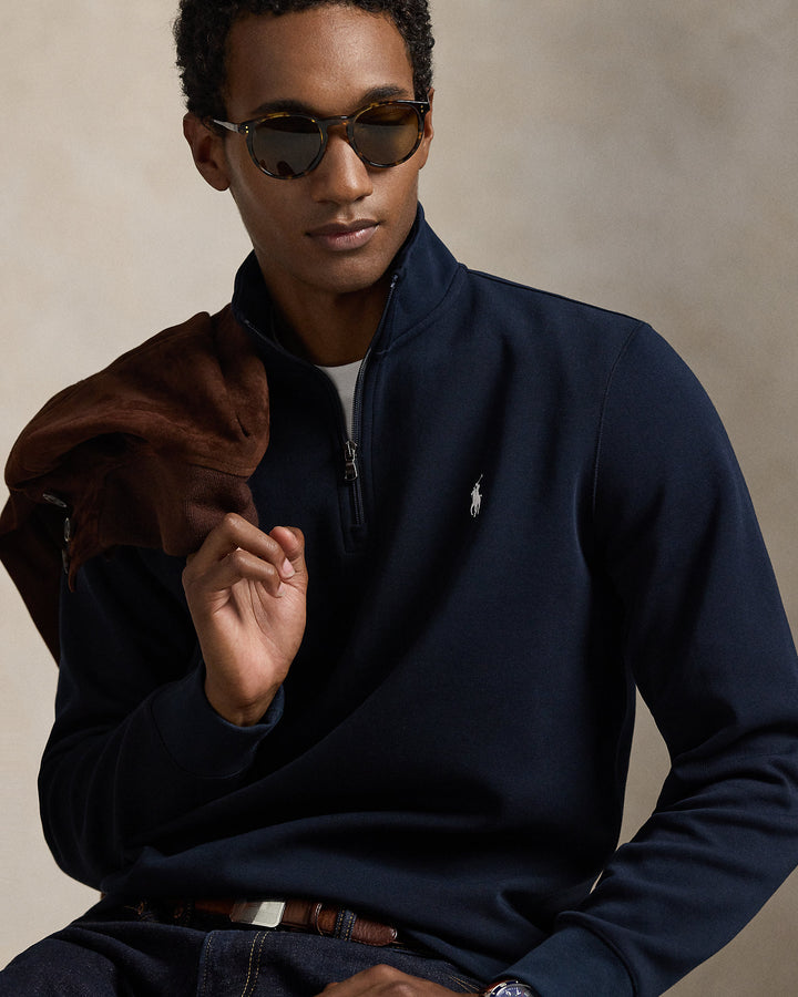 Ralph Lauren كنزة بنسيج مزدوج وسحاب ربع طول, أزرق كحلي, تنسيق بطبقات على عارض أزياء