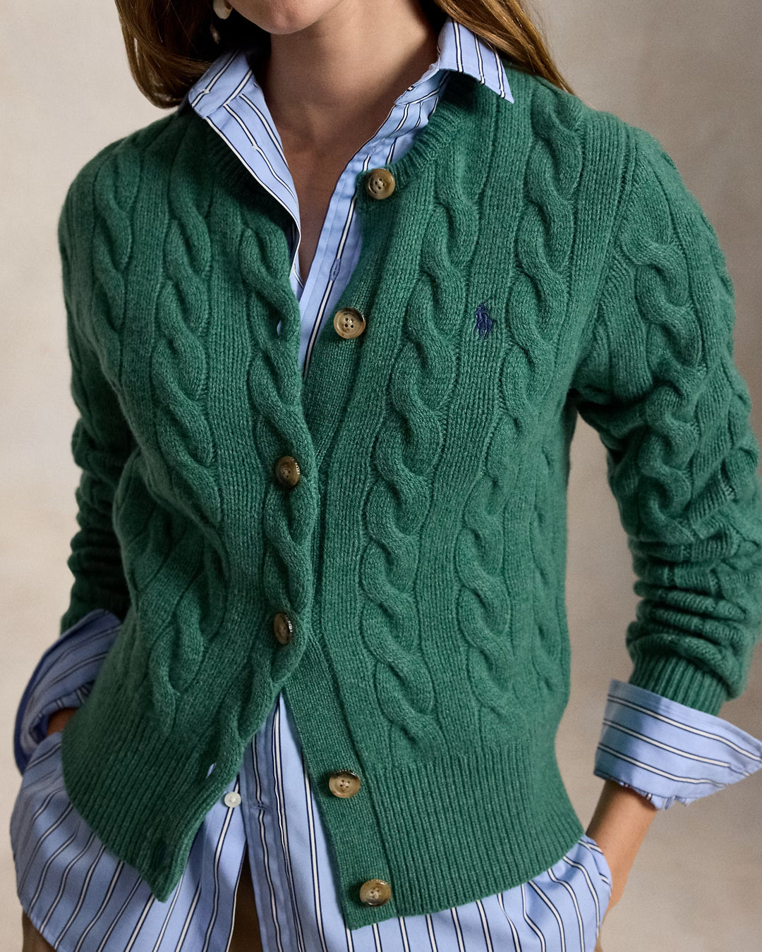 Ralph Lauren Cárdigan de mujer de lana y cachemira con ochos | Verde trébol – imagen del producto 04