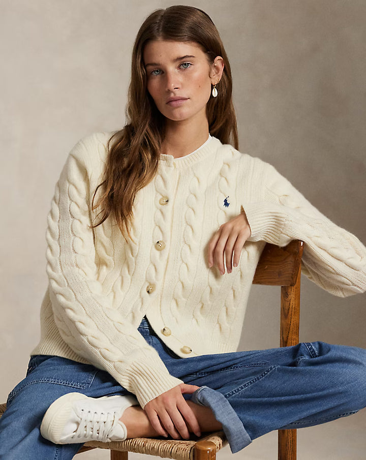 Ralph Lauren سترة صوف وكشمير محبوكة بضفائر: كريمي