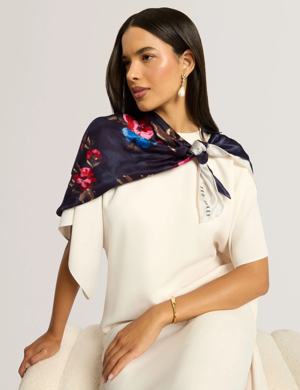 Ted Baker Teiaah Long Foulard en Soie | Marine – vue alternative 2