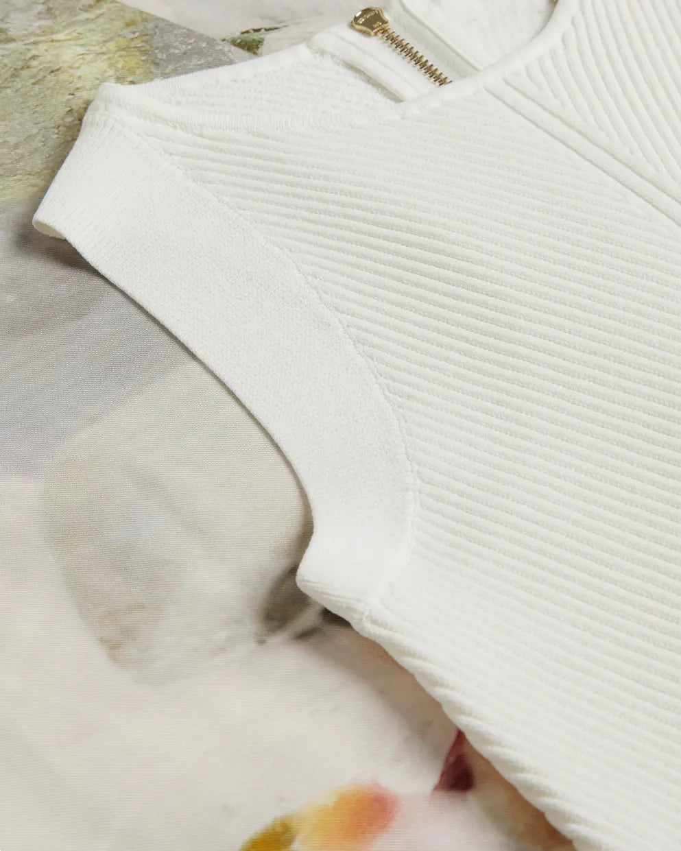 Ted Baker Tirsso Φλοράλ Φαρδιά Ολόσωμη Φόρμα Με Πλεκτό Μπούστο | Λευκό