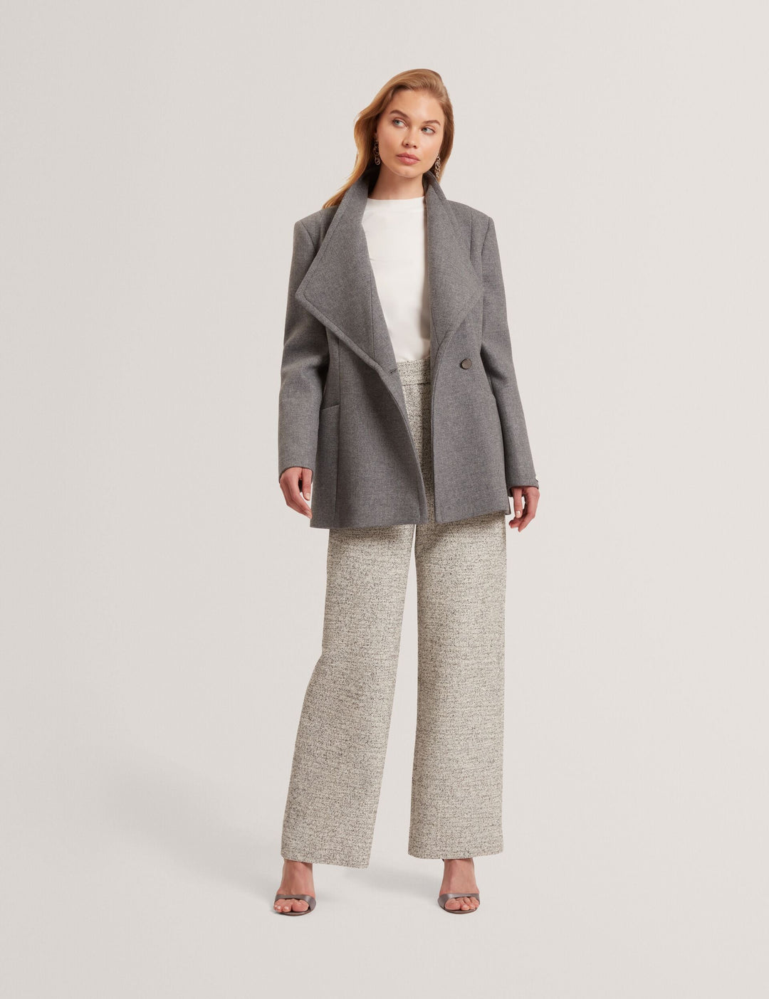 Ted Baker manteau court Evigna gris foncé – vue de face