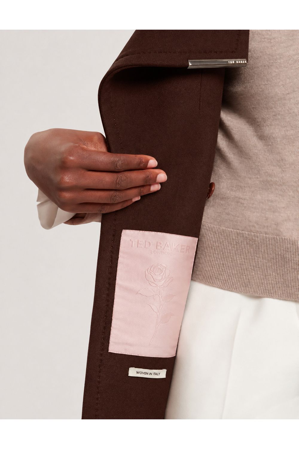 Ted Baker κοντό μάλλινο παλτό Rosess σοκολατί – λεπτομέρεια