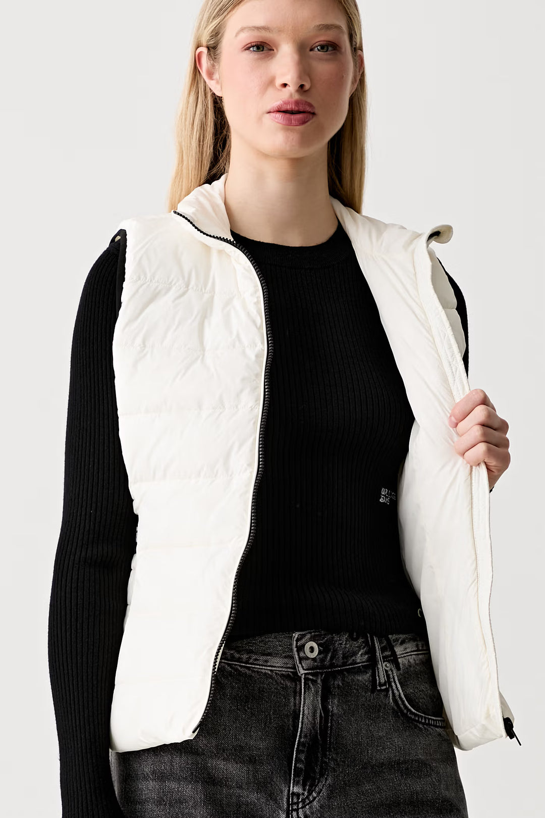 Karl Lagerfeld Gilet Femme Léger Matelassé Logo – Egret – vue alternative 5