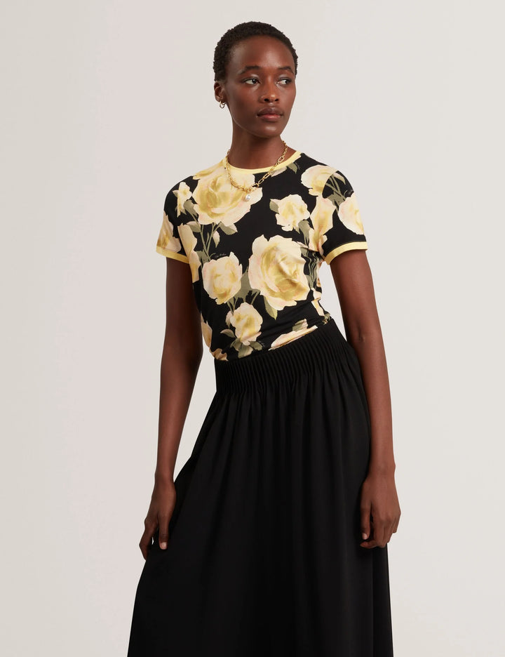Ted Baker Thira Figurbetontes T-Shirt mit Rosenprint | Schwarz – alternative Ansicht 5