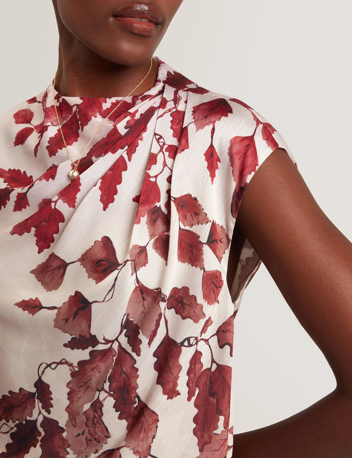 Ted Baker Nayala توب بطبعة Foliage وياقة درابيه | ذهبي وردي – عرض بديل 3