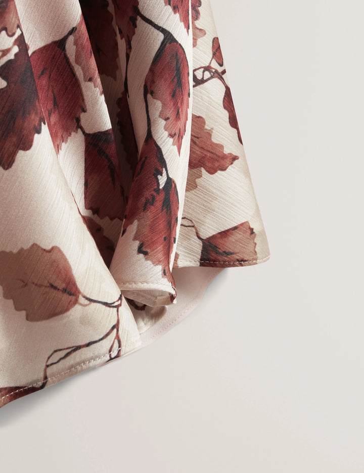 Ted Baker Nayala توب بطبعة Foliage وياقة درابيه | ذهبي وردي – عرض بديل 4