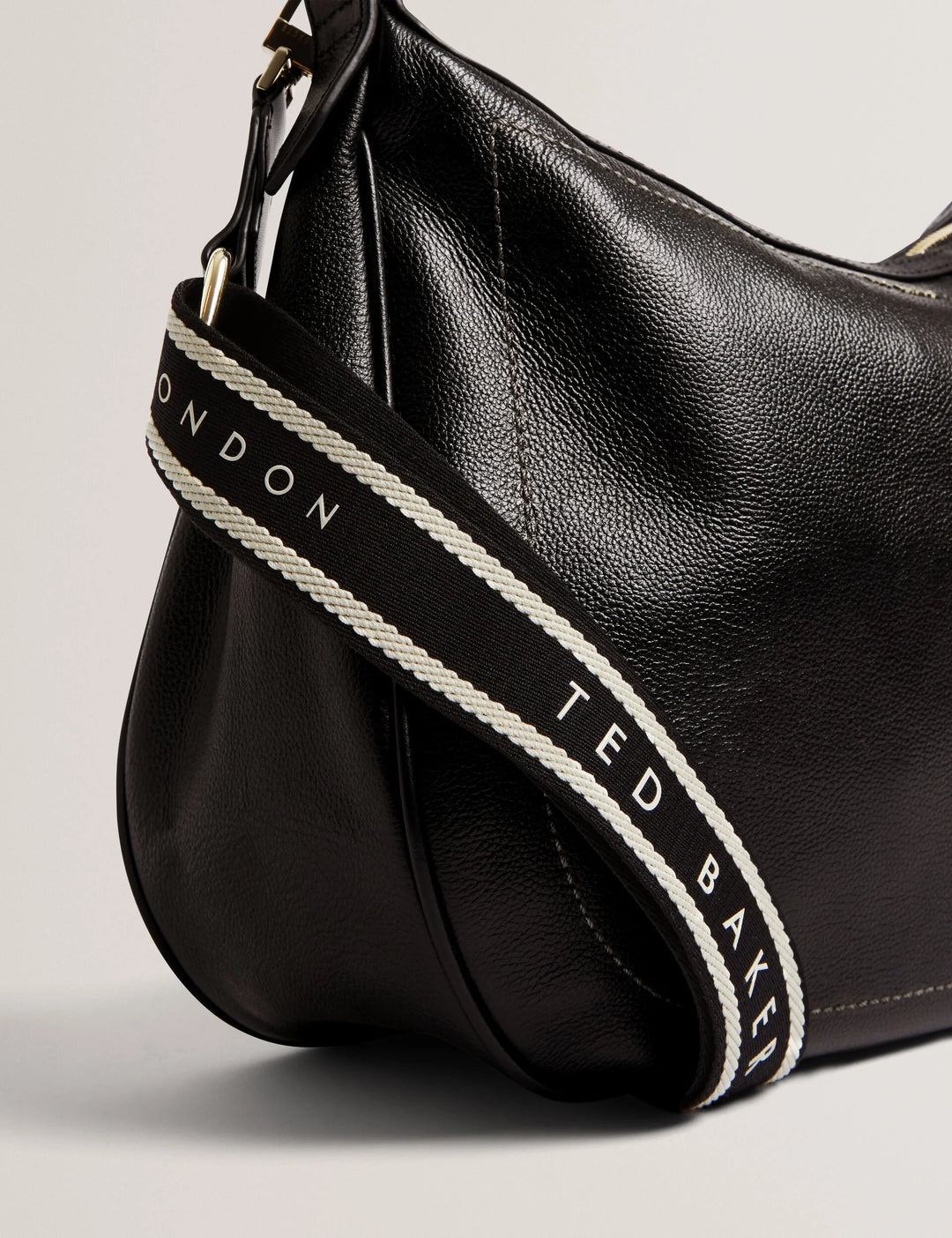 Ted Baker Lyshia Μεγάλη Δερμάτινη Τσάντα Hobo με Ιμάντα | Μαύρο