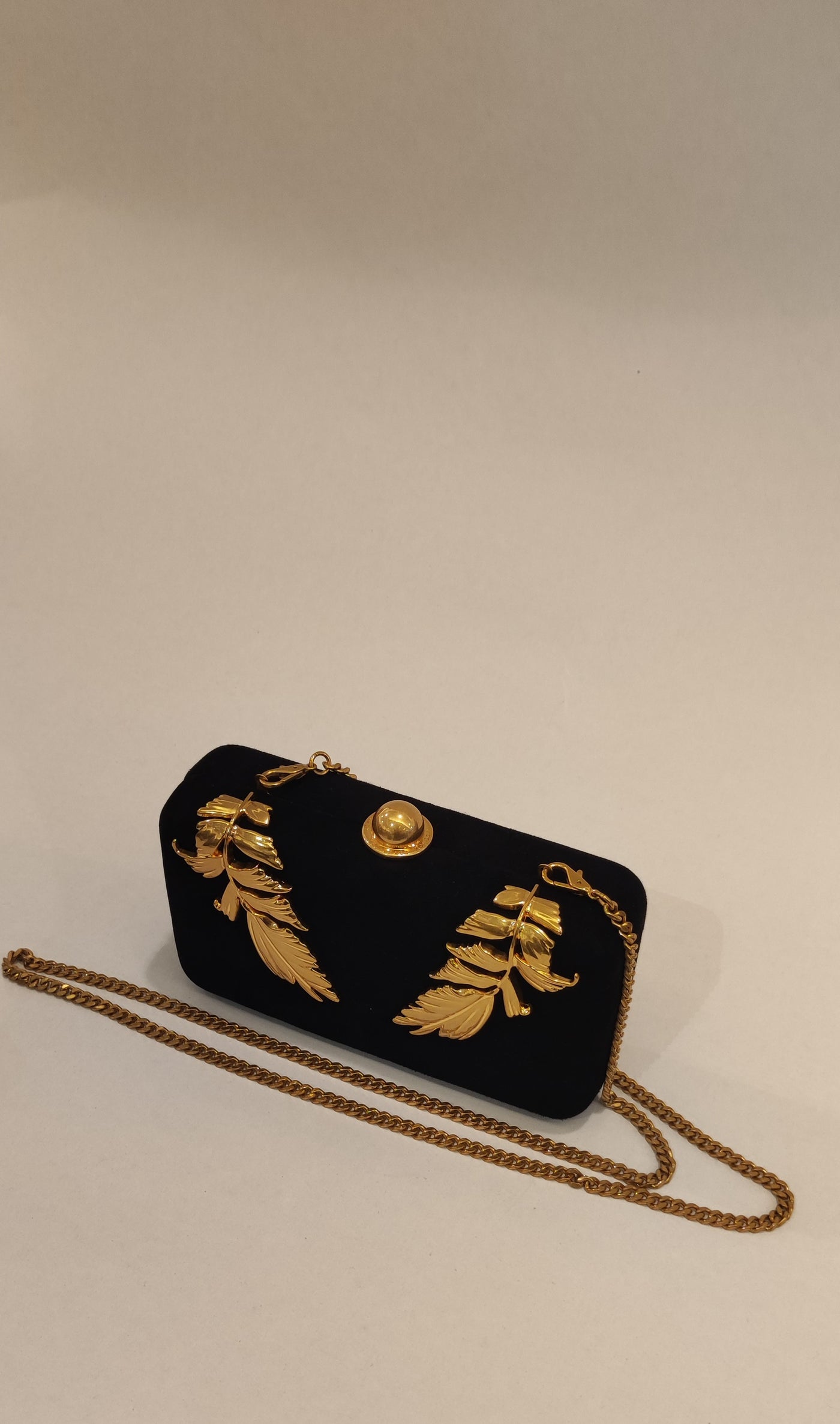 Ted Baker Leefi Clutch Τσάντα με Λεπτομέρεια Φτερού | Μαύρο