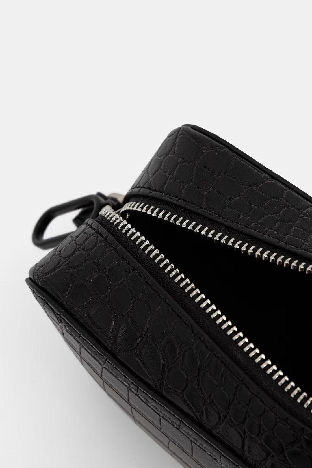 Karl Lagerfeld Logo Quote Small Camera Bag | Black