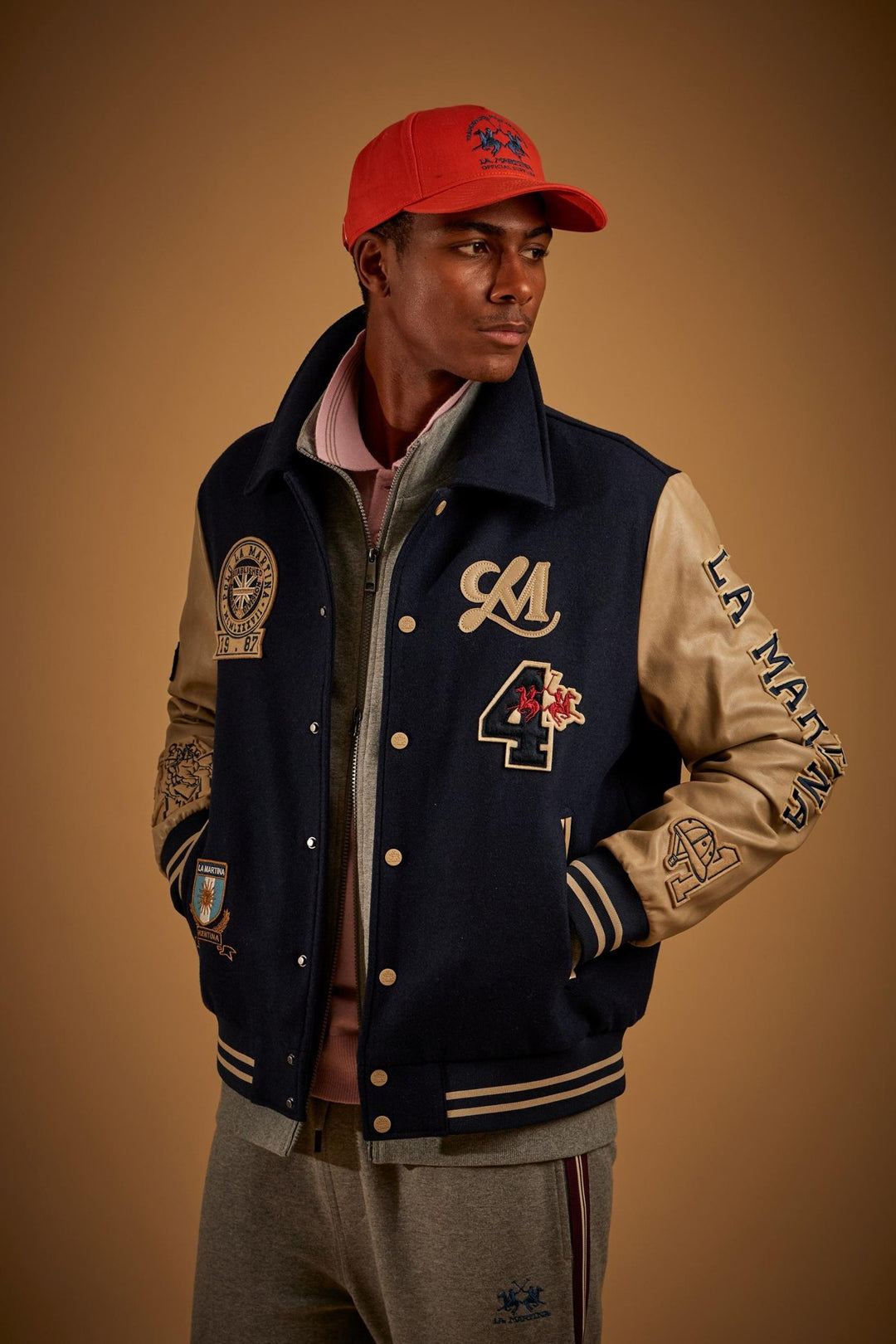 La Martina MDO300-FT054, NAVY BLAZER/SHEER BL, Vorderansicht am Model