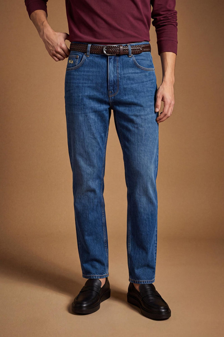 La Martina MDT015-DM117, Denim indigo foncé, vue de face portée par un mannequin