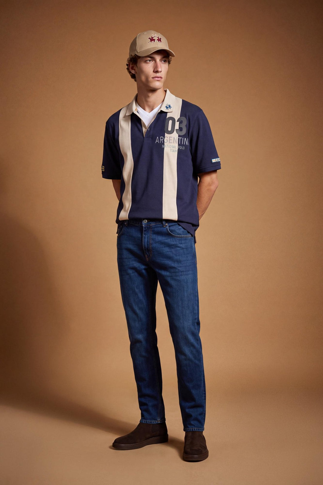 La Martina MDT017-DM117, Denim indigo moyen foncé, vue en pied sur mannequin