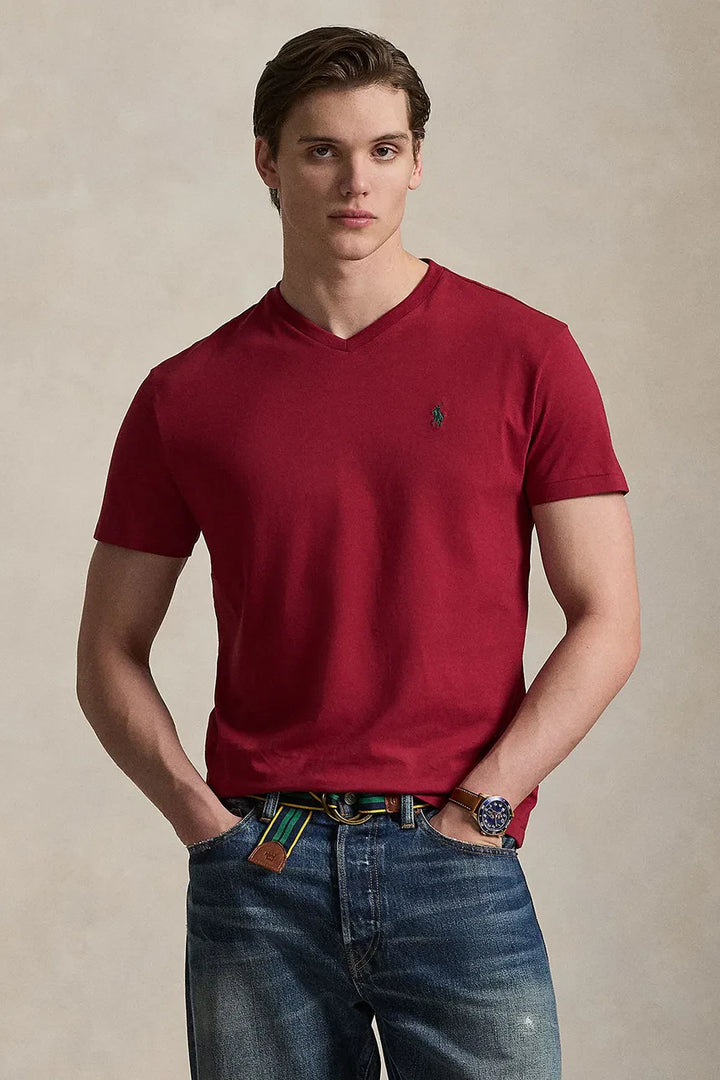 Camiseta con cuello en V y corte clásico de Ralph Lauren | Rojo Heritage
