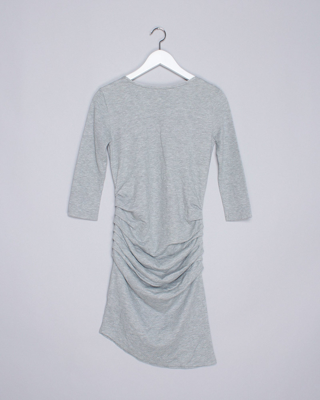 Prim I Am Kleid: HELLGRAU – Lifestyle-Ansicht