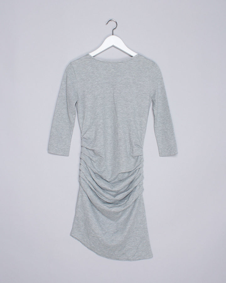 Prim I Am Kleid: HELLGRAU – Lifestyle-Ansicht