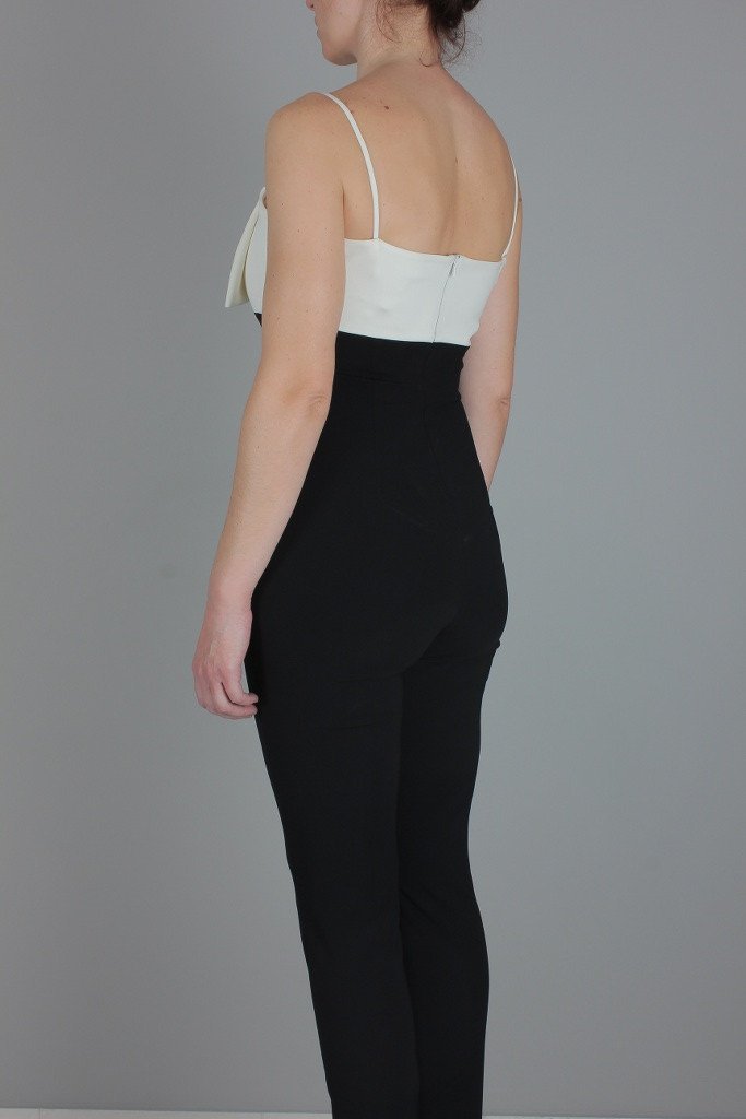 Etxart und Panno Jumpsuit: WEISS / SCHWARZ – Lifestyle-Ansicht