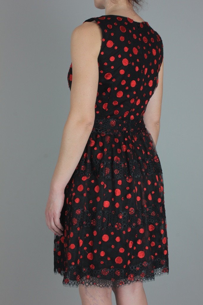 Kleid von Linea Raffaelli: LIPSTICK RED – Lifestyle-Ansicht