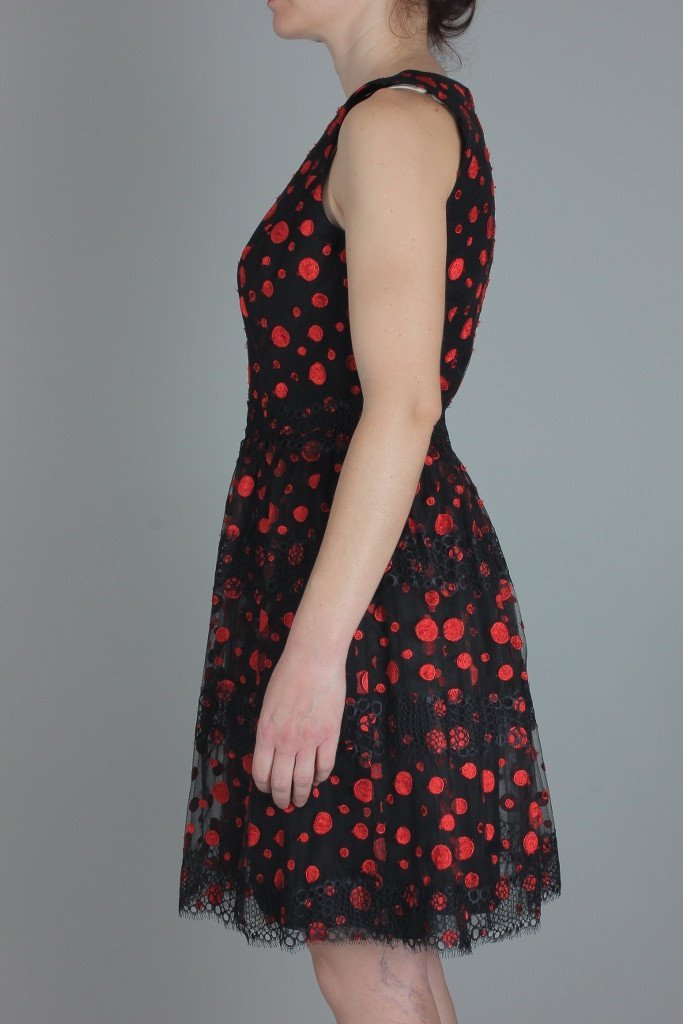 Kleid von Linea Raffaelli: LIPSTICK RED – Lifestyle-Ansicht