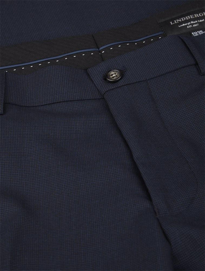 Lindbergh Trousers Small Checked in BLUE – lifestyle view