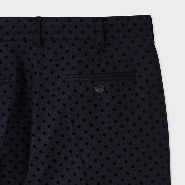 Paul Smith Hose mit aufgedrucktem Polka-Dot-Muster: Marineblau – Lifestyle-Ansicht