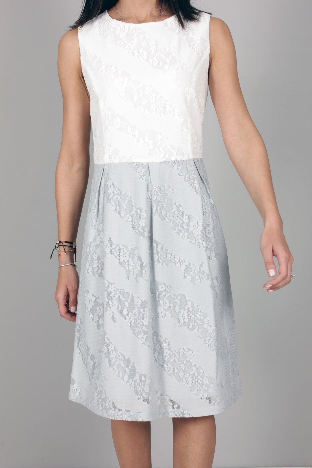 Kleid „Anonyme“: Weiß / Grau – Produktansicht