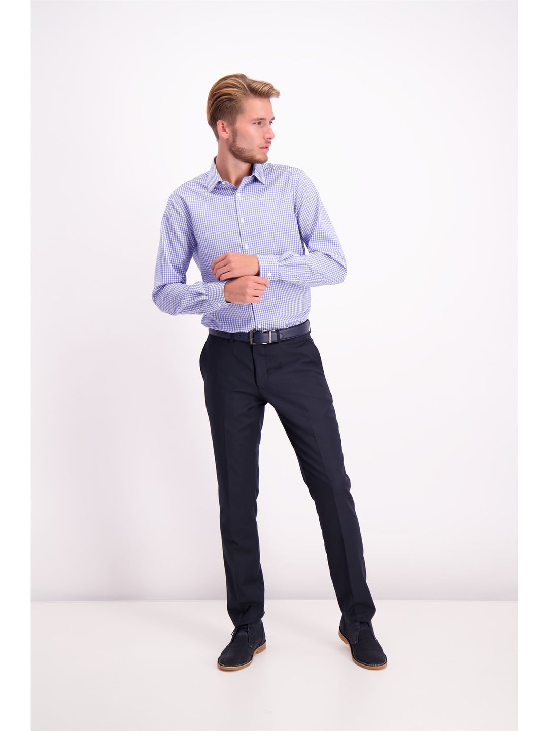 Lindbergh Shirt Classic in Blue – lifestyle view
