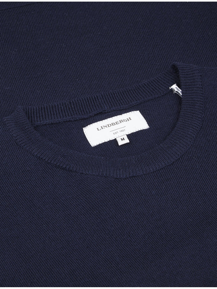 سترة ليندبيرغ برقبة مستديرة: أزرق داكن – عرض تفصيلي