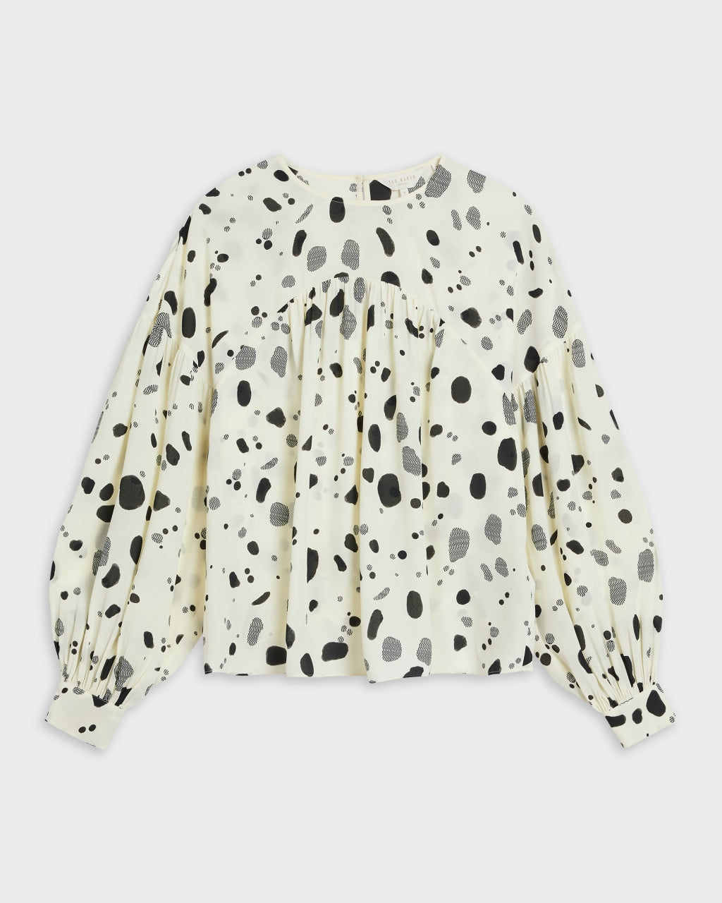 Top con detalle de canesú Dannica de Ted Baker: Natural – vista lifestyle