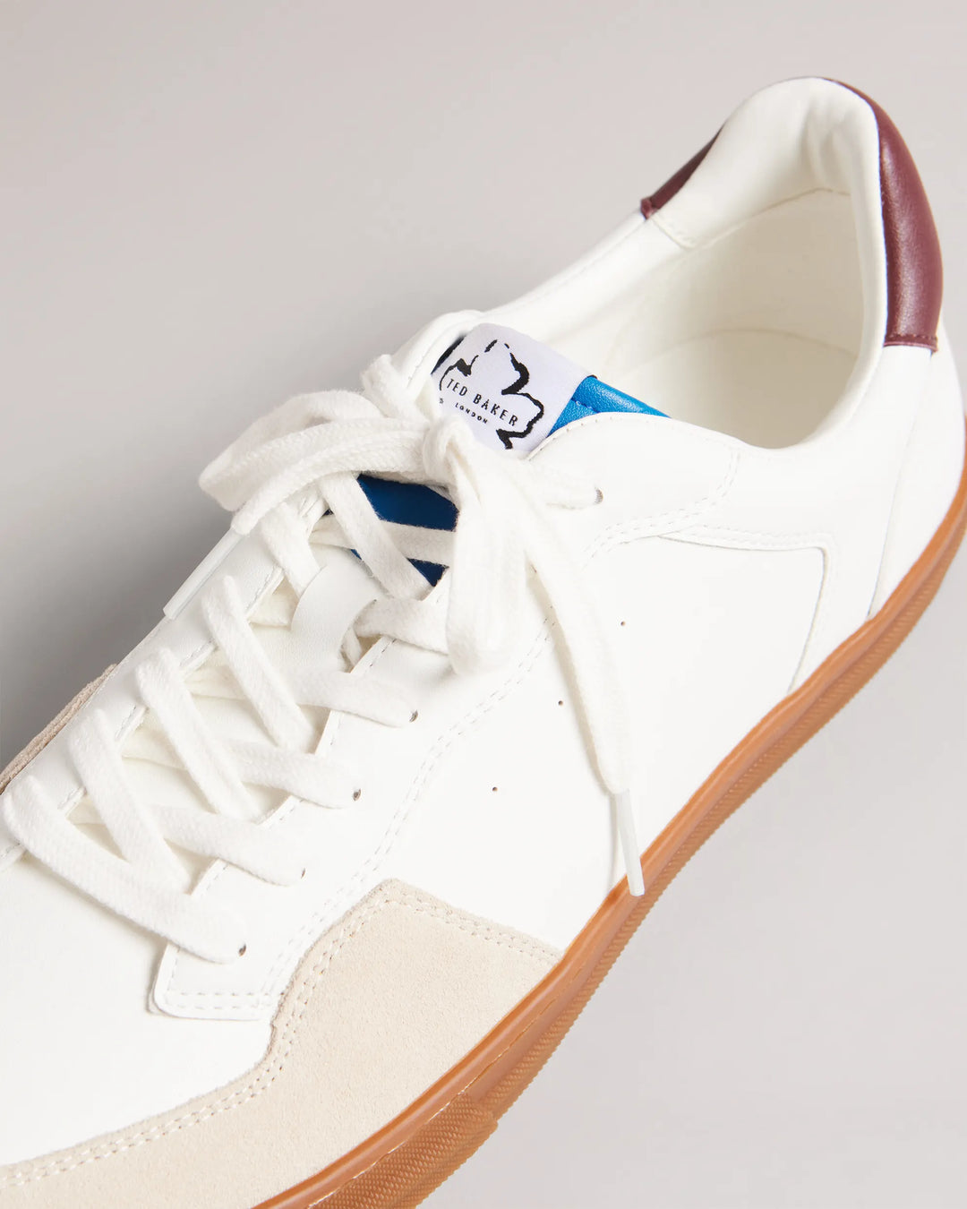 Zapatillas de piel y ante Barkerl de Ted Baker: Blanco – vista de detalle