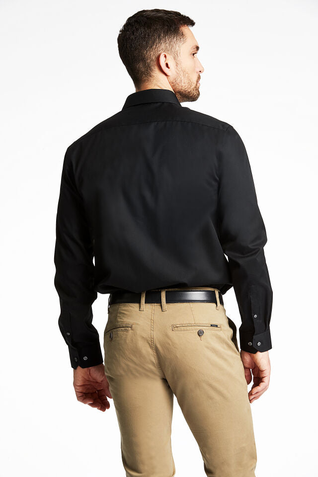 Lindbergh Plain Fine Twill Non Iron Stain Resistant Shirt in Black – product view