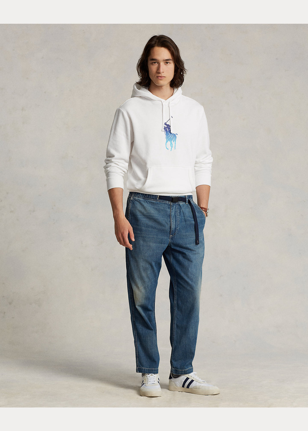 Ralph Lauren 渐变色大马驹印花抓绒连帽衫: 白色 – 场景图